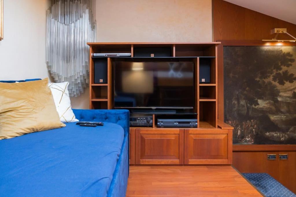 Carbonesi Luxury - Centro Storico Apartment Болоня Екстериор снимка