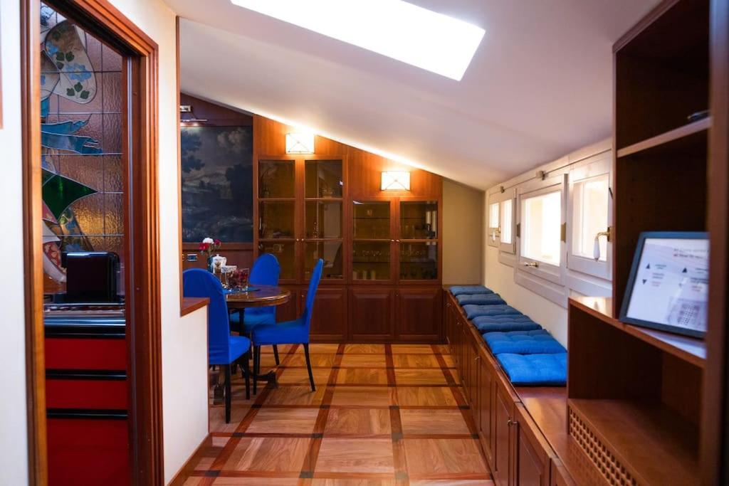Carbonesi Luxury - Centro Storico Apartment Болоня Екстериор снимка