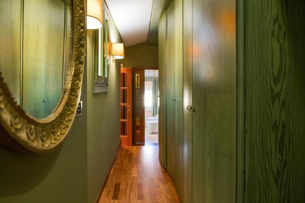 Carbonesi Luxury - Centro Storico Apartment Болоня Екстериор снимка