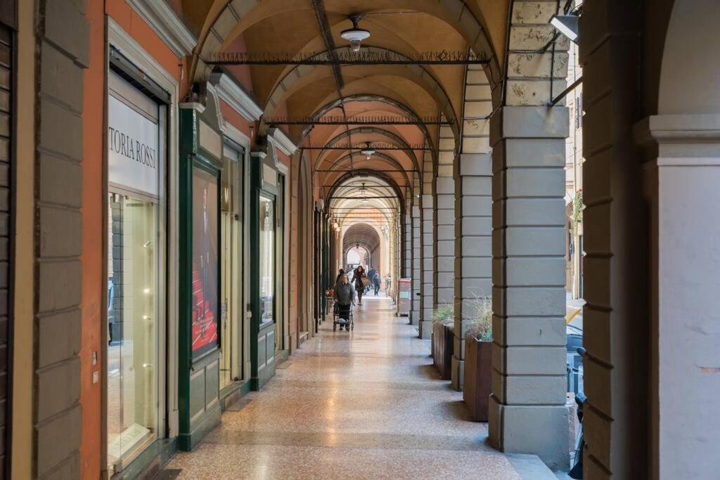 Carbonesi Luxury - Centro Storico Apartment Болоня Екстериор снимка
