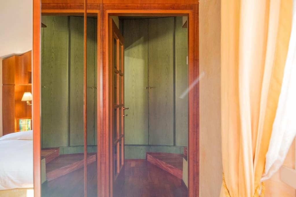 Carbonesi Luxury - Centro Storico Apartment Болоня Екстериор снимка