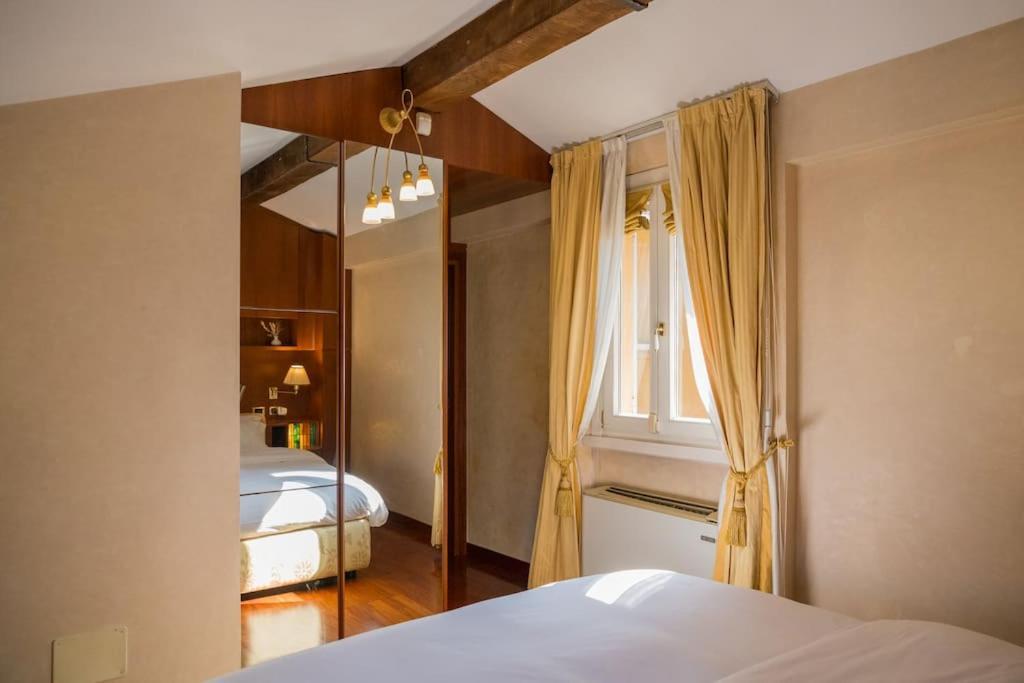 Carbonesi Luxury - Centro Storico Apartment Болоня Екстериор снимка